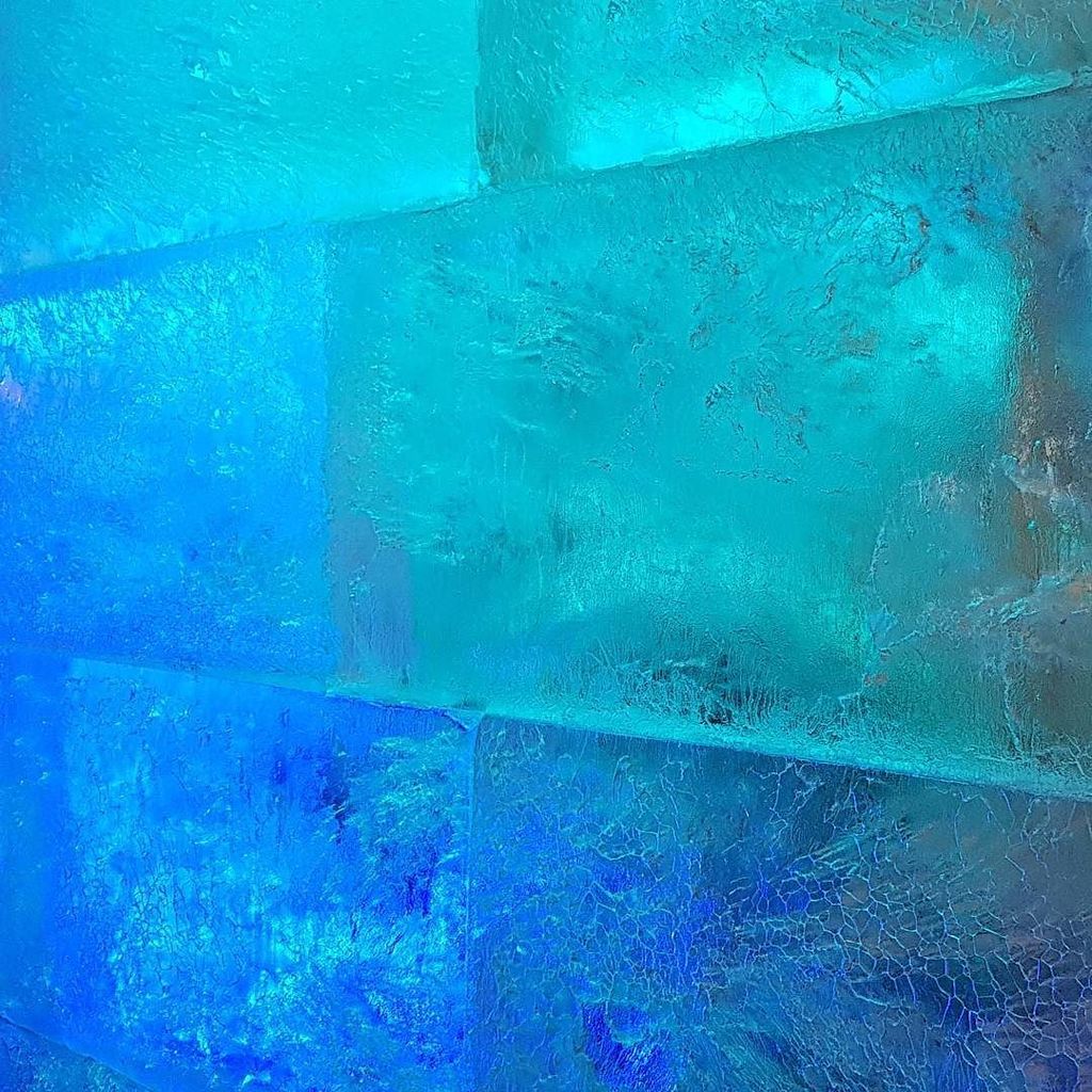 steinerobert's tweet photo. #ice #iceblock ##iceblocks #houseofice #adventuzagrebu #fun #instaice #instafun #sundayfunday https://t.co/KuuUtatN0p https://t.co/OSsxLnihlS