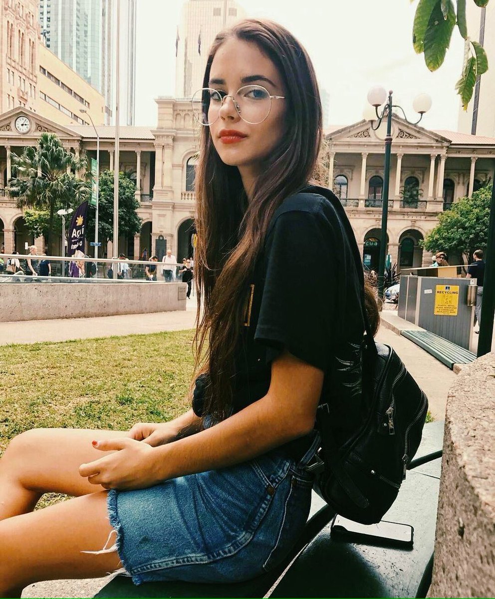 Katia Cole:@Katyaatty 
-Aurora experta

•Legeremante
•Aurora con experiencia 
•Ingeniosa