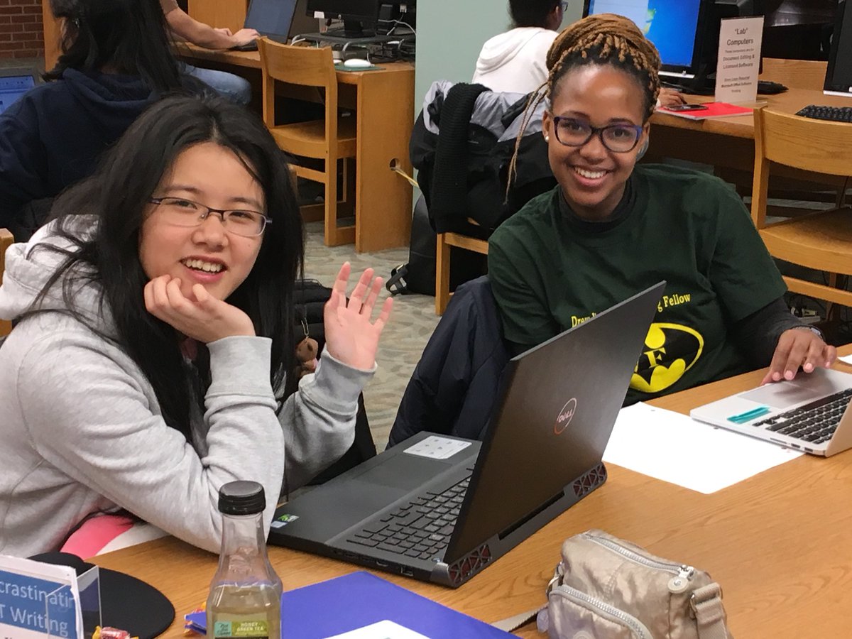 DrewU_WF's tweet photo. Drew Writing Fellows at work!! Thanks all. Rocking those papers. @DrewU_WF #intlwritein17 @DrewUniversity @drewpresident https://t.co/qJoy5AT34c