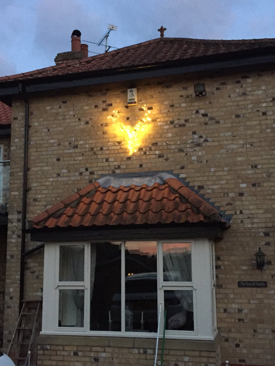 Jpsewell's tweet photo. 5 hour shift on lights today...miraculously new ones appeared that I had #expressly said I didn’t want #backtowork2mo https://t.co/k3qVlOqDuo