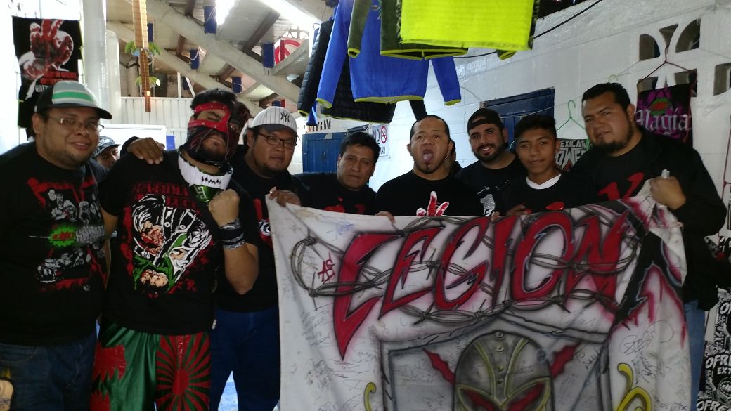 LegionXRing's tweet photo. Con las leyendas del Deathmatch.
#LegiónX #ExtremosDiAMadres
@PW_FREEDOMS @violento_jack
@JimmyLLoyd9 https://t.co/gQaweDWMBN
