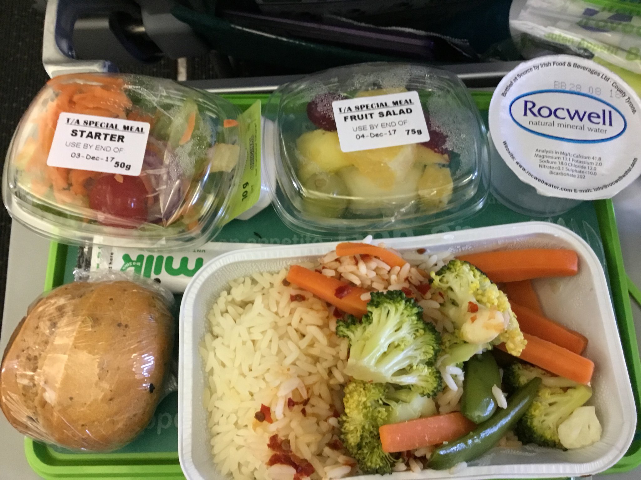 Dr Jo Swabe 💙💛 on Twitter: ".@AerLingus this has to be the worst inflight #AVML #vegetarian meal I've had in 20 years. Where's the protein?! I'm a human, not a rabbit!! 🐇🥕