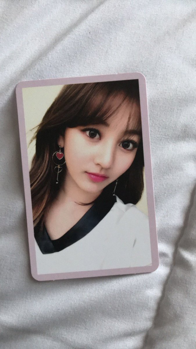 Vernonsbandaid's tweet photo. <NFT/NFS> .
🌸album: Twicecoaster lane 2 pink version
🌸Jihyo pc was my own lucky pull!!!
🌸tzuyu knock knock goods 
🌸preorder photocard set
🌸I do have the stickers I just used some lmao so it’s not that pretty
🌸poster is currently hanging up in my room and it’s so so pretty https://t.co/JYA1vnT1MF