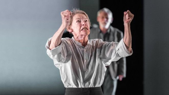 oldvictheatre's tweet photo. Bravo to the wonderful Glenda Jackson on winning the Natasha Richardson Award for Best Actress in #OVLear at the #ESTheatreAwards! https://t.co/RTp5UXmKfQ