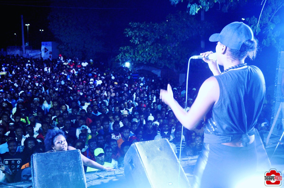 FoxTheProvider's tweet photo. Mèsi #KafouAryewopò / #DelmaAyiti 
@rockfamlamea 
#VantSiyati 
#DEMASKE #ALBÒM 
@therapienation &amp; @AmistadEmpire

📷: Thérapie Photo / @therapiephoto https://t.co/dvhz3zpKvh