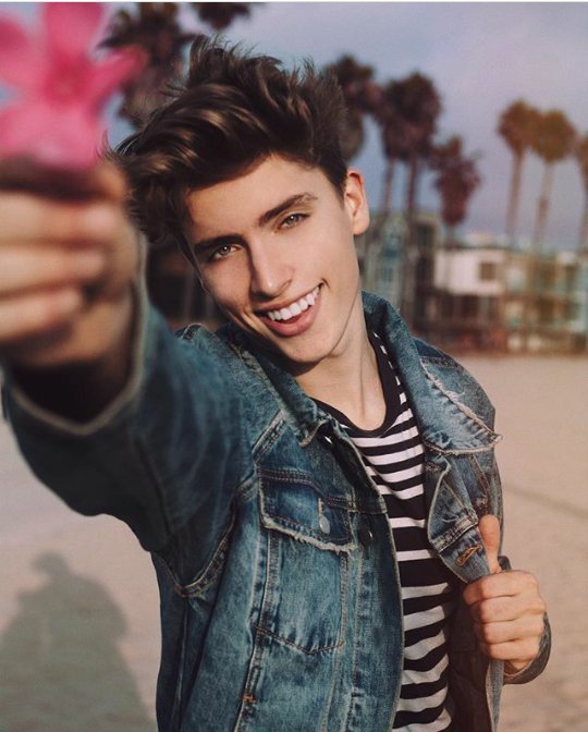 ᴘʟᴇᴀsᴇ ᴡᴇʟᴄᴏᴍᴇ ᴏᴜʀ ᴅᴀxᴀᴍɪᴛᴇ ᴘʀɪɴᴄᴇ ᴏғ sᴛᴇᴇʟ,  @KryptonDaxamite 

ᴏғ sᴜᴘᴇʀɢɪʀʟ ᴀɴᴅ ᴍᴏɴ ᴇʟ 

ᴅᴄ ᴄʜɪʟᴅ 

#RT