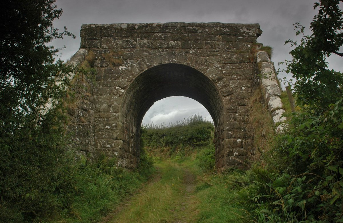 HughJaeger's tweet photo. @Om_Agh @Translink_NI @deptinfra @BarryMcElduff @Ulster_Herald Closing the "Derry Road" railway from Portadown through Dungannon &amp; Strabane to (London)derry was Northern Ireland's last, biggest &amp; most damaging rail closure. With or without Brexit, reopening the line would be one of the best things @deptinfra could do for the border counties. https://t.co/vTuDOEkyVc