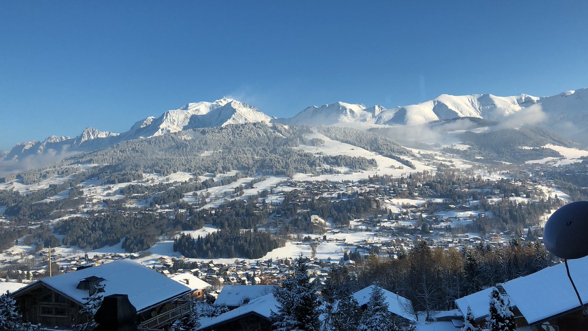 chaletblackbird's tweet photo. #megeve #montblanc https://t.co/FB9bgWAXgj