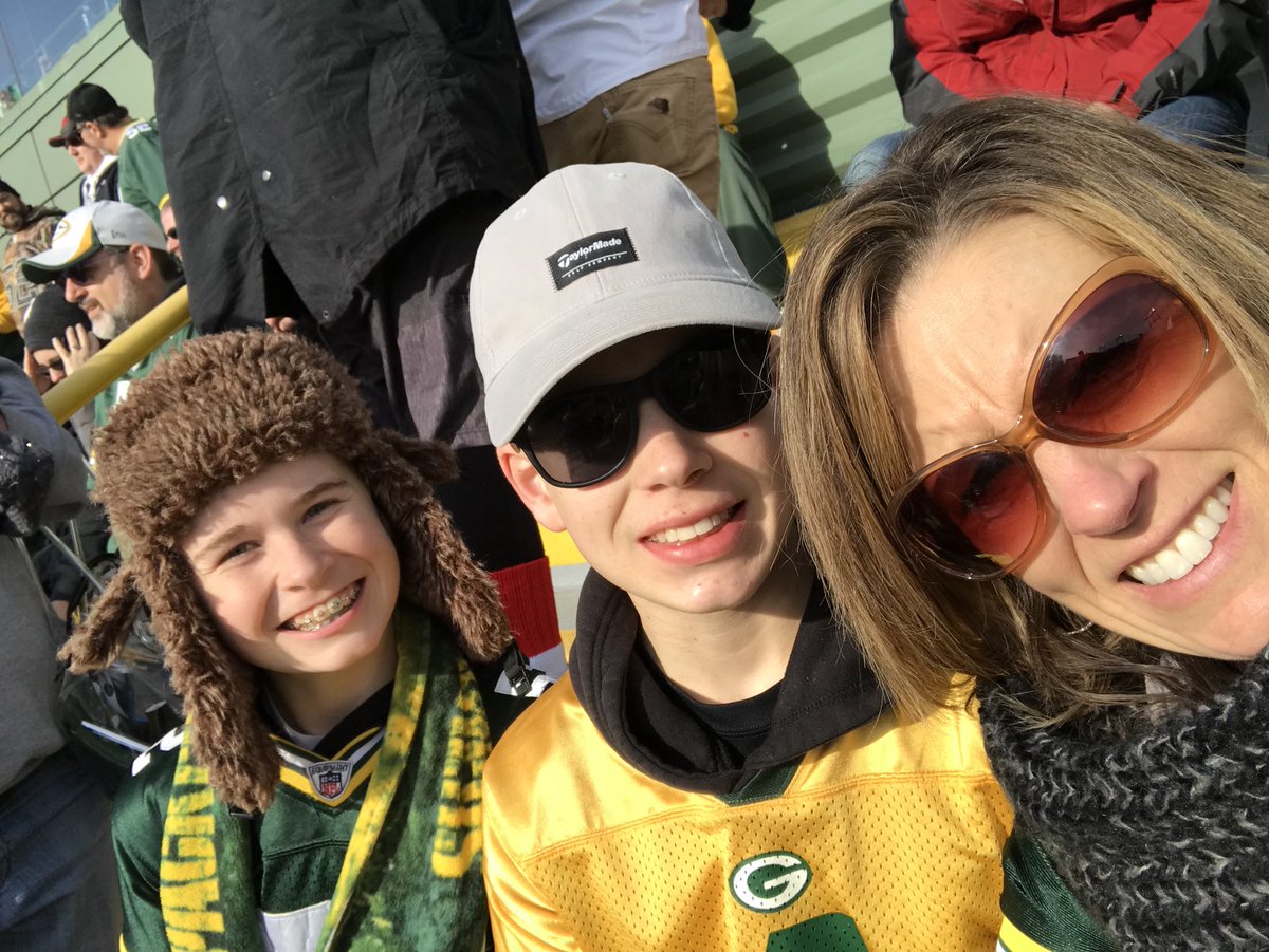 CaydenCWebb's tweet photo. #GetLoudLambeau https://t.co/b8CiVlZ20P