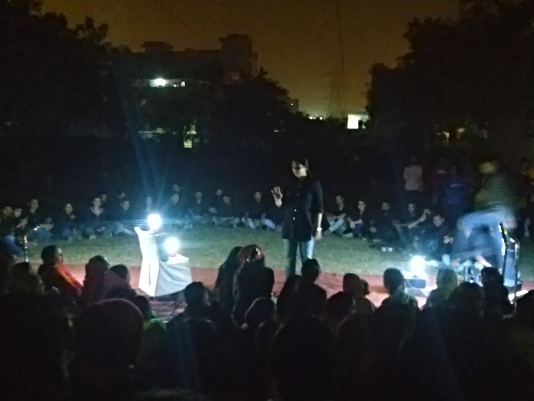 gd_raghu's tweet photo. @sukhmanch performed #streetplay #DASTAK at #SchoolBlock #Shakarpur #LaxmiNagar #NotInMyName dir by @ShilpiMarwaha https://t.co/2B3hbPLyZ3