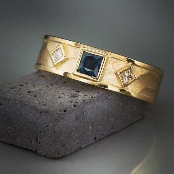 Reut_Maoz's tweet photo. 🏷🎅Christmas SALE🎅🏷

🎇A powerful wedding ring for your man🎇

~ 14K Byzantine - Etruscan men wedding ring set with Sapphire &amp; Diamonds ~

https://t.co/scaWreEfpG

#Etruscanmenweddingring #menweddingring
#14kgoldweddingring #weddingring #diamondsweddingring #uniqueweddingband https://t.co/dBPZBdYkYs