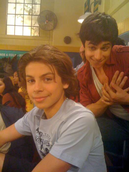Hoje é aniversário do Jake T. Austin, ele está completando 23 anos! Happy birthday   
