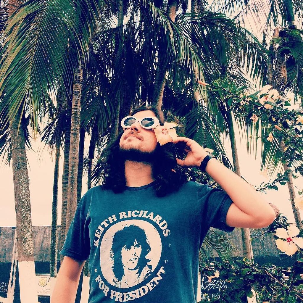 nevilton's tweet photo. Alô, Apucarana!!! Tâmo na área!!! Logo mais tem som... chega mais no Estúdio Pub!!! .
.
.
#nevilton #tour #sacode #adiante #rock #brasil #rockbrasil #indiebr #brazil #brasileiro #rockbr #brazilian #indie #independente #swing #BRock #brazuca #music #saopa… https://t.co/Z9llwxQIvN https://t.co/oCCRZY0UkT