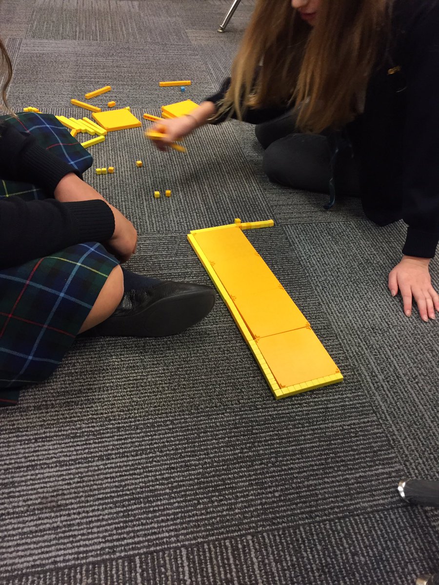 seeanngo33's tweet photo. Using #areamodel to relate #multiplication and #partialproduct and #commutativeproperty all with #base10blocks ! https://t.co/EiLvnYCxNy