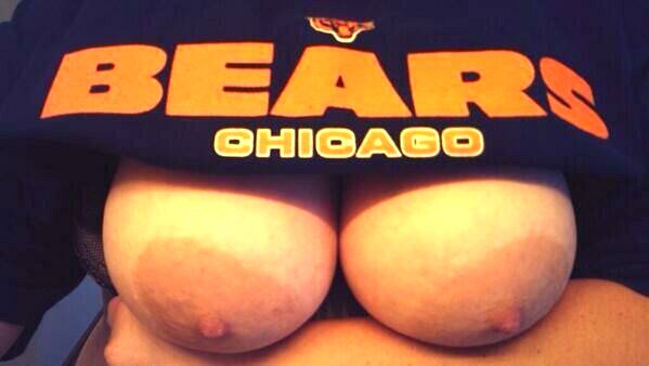 #NaughtyBearsFan @TheAmateurArmy @ChicksOnPhones @Picsofwomen @slut_parade @Snapnudes022 @Topnotchmilfs