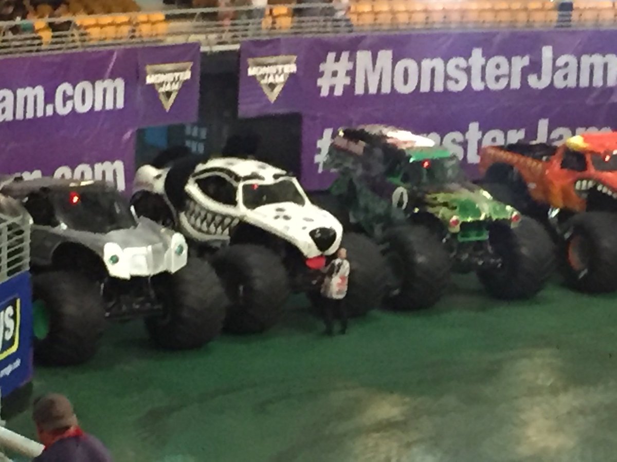 Dani80079pro's tweet photo. #MonsterJam https://t.co/h4Rxcxp7dR