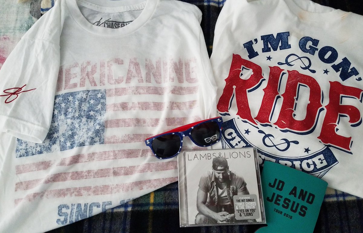 MrsBrennaORyan's tweet photo. Santa Chase came early!!!
🎄🎁😊🎁🎄
#MerryChristmasToMe
#Americaning
#LambsAndLions #ImGonRide
@ChaseRiceMusic https://t.co/LJAfpQYPvx