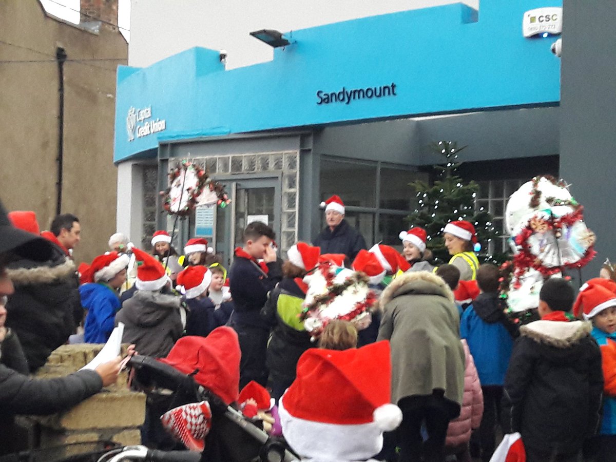 SlatterysPubD4's tweet photo. FANTASTIC #party here this evening after we turned on the #ChristmasLights! Thanks @the_chophouse, #EurosparBathAve, @Lime_Light_Comm, @FoodgameDublin, @lottsandco, #Presto, @paceprint, @JuniorsDeliCafe, #SessionHire, @BeggarsBushD4 https://t.co/ryaWIjTNB4