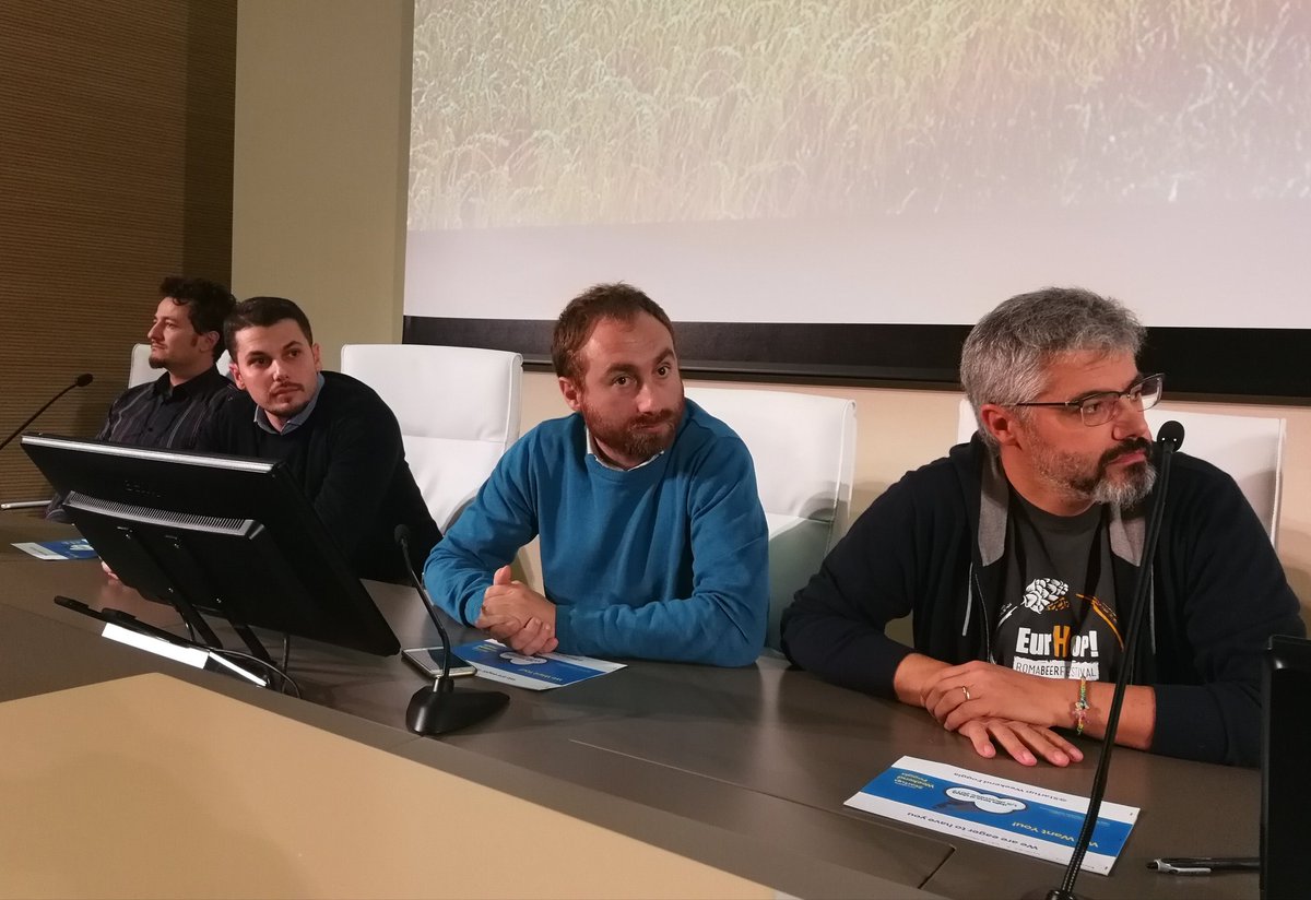 swfoggia's tweet photo. Gli speaker della final pitch session discutono su innovazione nel settore #food.
#swf17 #foggiarocks https://t.co/JQdWVAJ6Mm