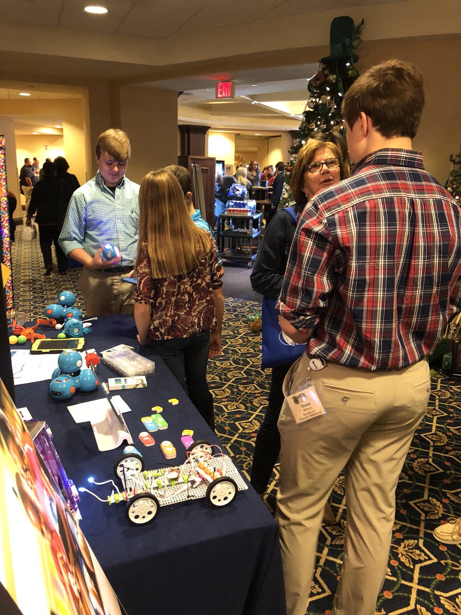 vste's tweet photo. Our Kid Talks are a huge hit! Students teaching teachers! #vste17 https://t.co/sqtwnYI6Gf