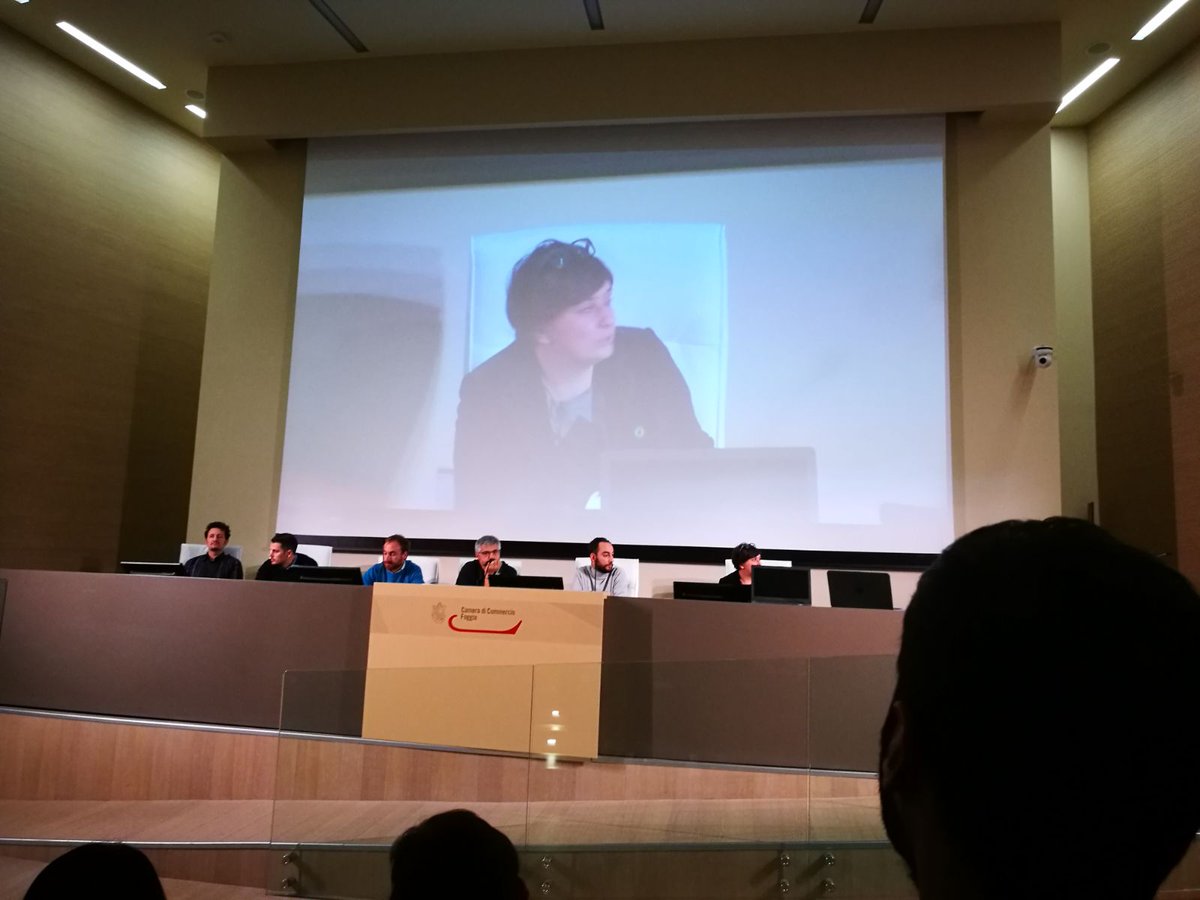 ClaudiaLarix's tweet photo. Speaking about #FoodInnovation as a #ClimateLeader at @swfoggia [proudly wearing my @ReetAus t shirt that saves water and CO2 and my @ClimateReality pin].
Thank you all for having me. Great job with #startup and young leaders.

#swfoggia #foggiarocks https://t.co/p5CCDVzGH1