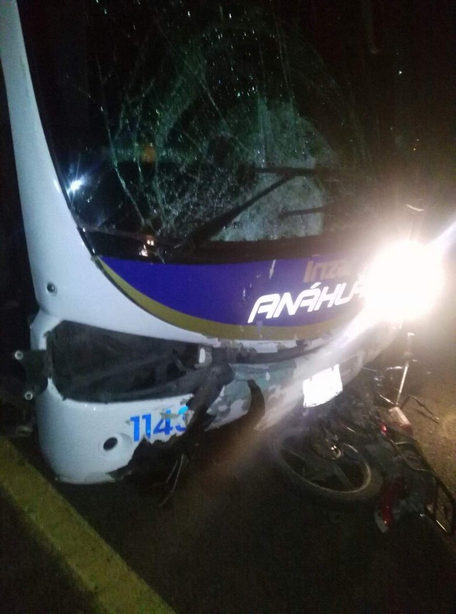 FerFregosso's tweet photo. RT @torreon: Se registra doble accidente en la #SanPedro-#Torreón; un muerto https://t.co/oKRjSWmA9H https://t.co/AdGbkUpej9