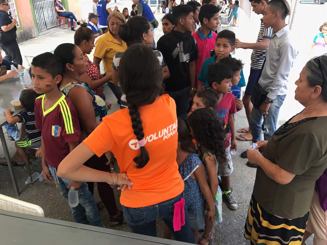 freddysuperlano's tweet photo. #03Dic Niños de todas las edades pasaron un domingo divertido en el campamento humanitario en el sector 17 de septiembre #Barinas. https://t.co/yq2Wo8DHkS