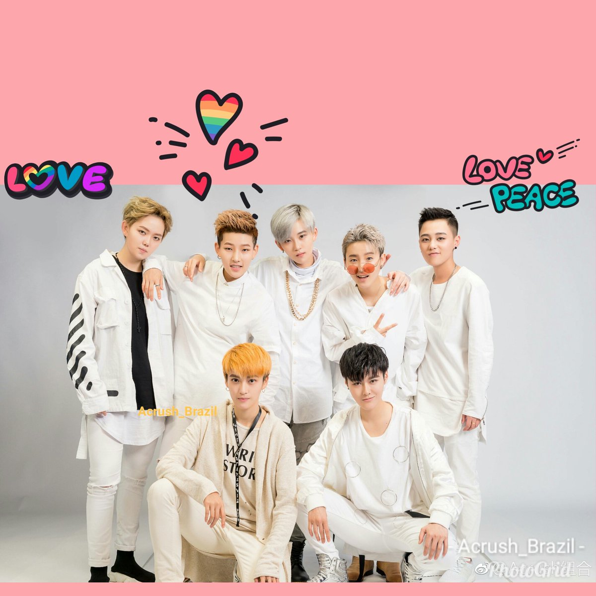 acrushbr's tweet photo. Estou chorosa ainda~ O texto da XiaoBai me deixou emocionada 💖 Única foto que tenho com das 7 juntas 😕 https://t.co/4SJOrZJEzN