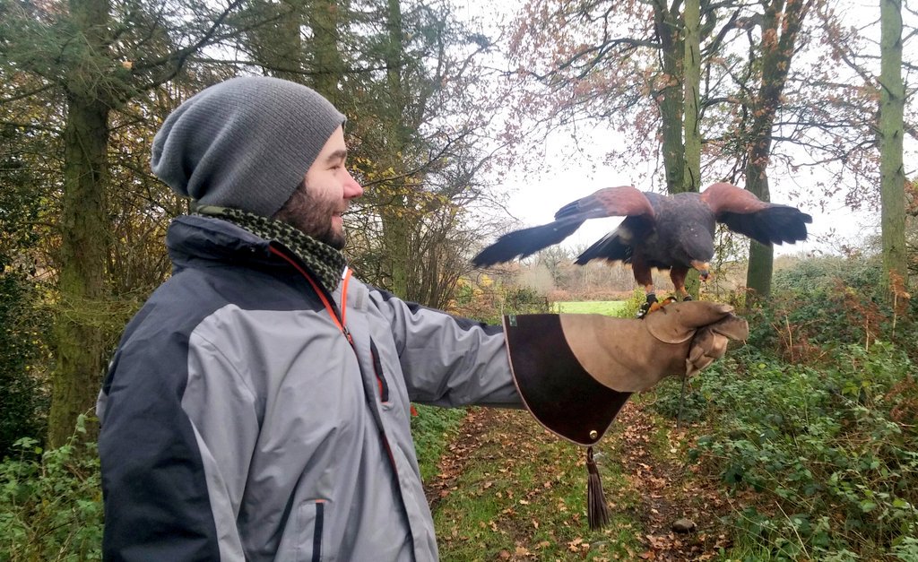 ThatPetLife's tweet photo. Been out for the day making new friends @BFalconry, had a fantastic time and thoroughly recommend for a great #dayout #Falcons #happydays https://t.co/aSPBRJTChk