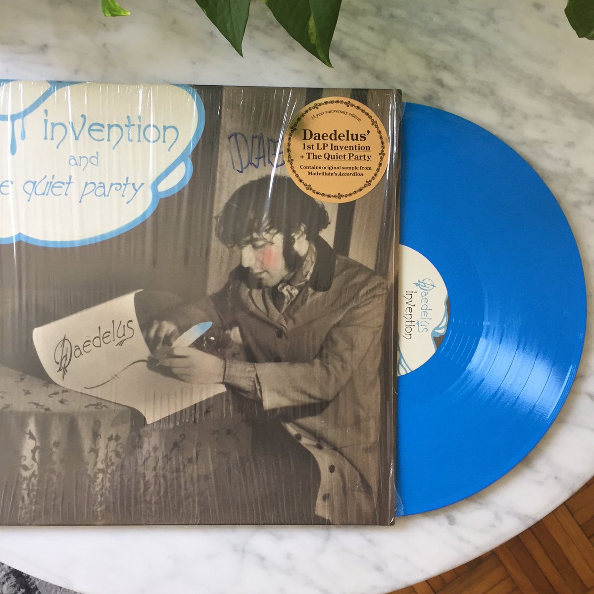 Weekend cops:
@Nima_Ikki at <a href="/DiscosMono/">Discos Mono</a> 
<a href="/Daedelus/">Daedelus</a> at <a href="/GoldFrameMX/">Gold Frame Records</a>