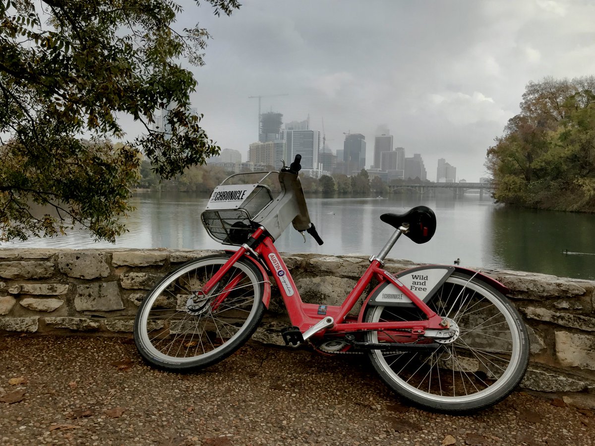 Enjoying Austin and killing time before @shooteditlearn #mim2017 #mastersinmotion #ladybirdlake #bcycle