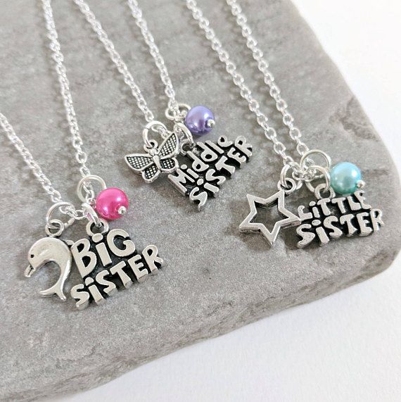 FunkyPinks's tweet image. Sister Necklace Sets make fab Christmas gifts, also available individually buff.ly/2iJrdur #CraftHour
