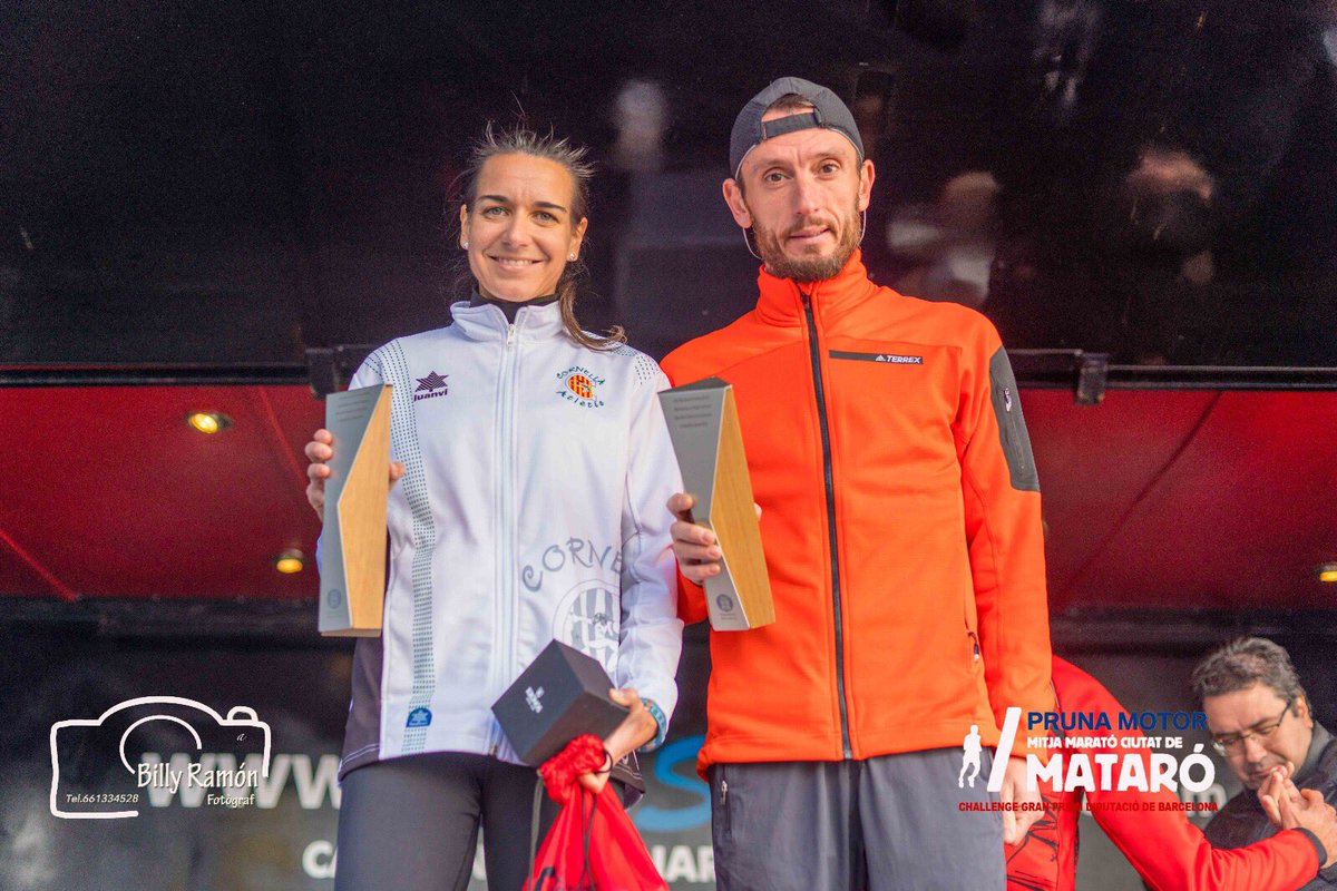 Carles Castillejo guanyador absolut 1:06:30 i Lidia Rodríguez, amb rècord de la prova, amb un temps de 1:13:58 #PRUNAMOTOR #MITJADEMATARO <a href="/C_Castillejo/">Carles Castillejo</a>