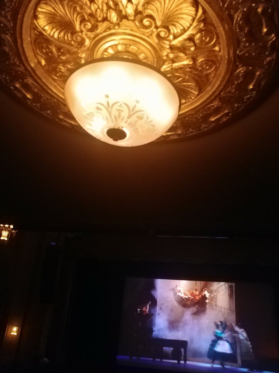 bigfatdiscourse's tweet image. Watching from Charlottesville, VA #ROHalice #Aliceinwonderland
