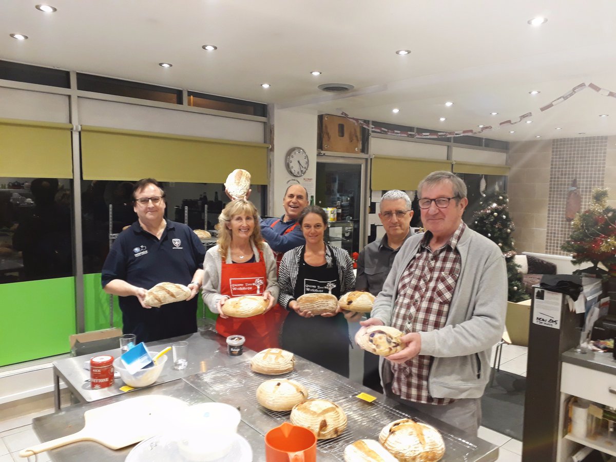 QTBaking's tweet image. Great day teaching this lovely group the delights of sourdough baking.
#quivertreeworkshops #sourdoughclass # chesterfield