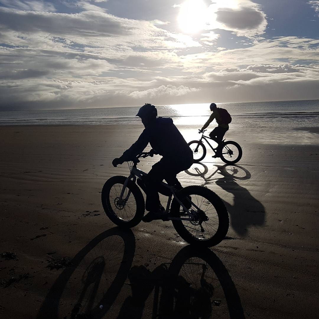 JeffPrice1j's tweet photo. #GFBD2017 #NorthWales #fatbike @FatBikecom @salsacycles #Mukluk #bivvy #tarp #LunarHalo #celticcross #newfriends https://t.co/kChKIIcIpB