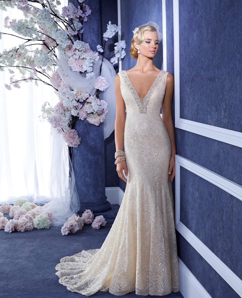 labellecakeco's tweet photo. 1920's inspired embellishment @RonaldJoyceInt 😍 #WeddingDress #LuxuryWeddingDress https://t.co/cCzcLpGE1U