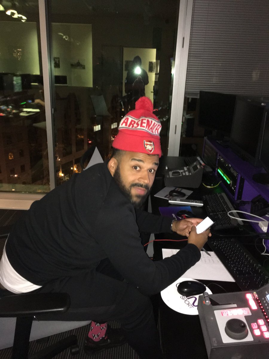 ERICMICOUD's tweet photo. Trop dure le taff. #teamNbaExtra Mr LALA # NBA Extra https://t.co/8z8vdnIlib