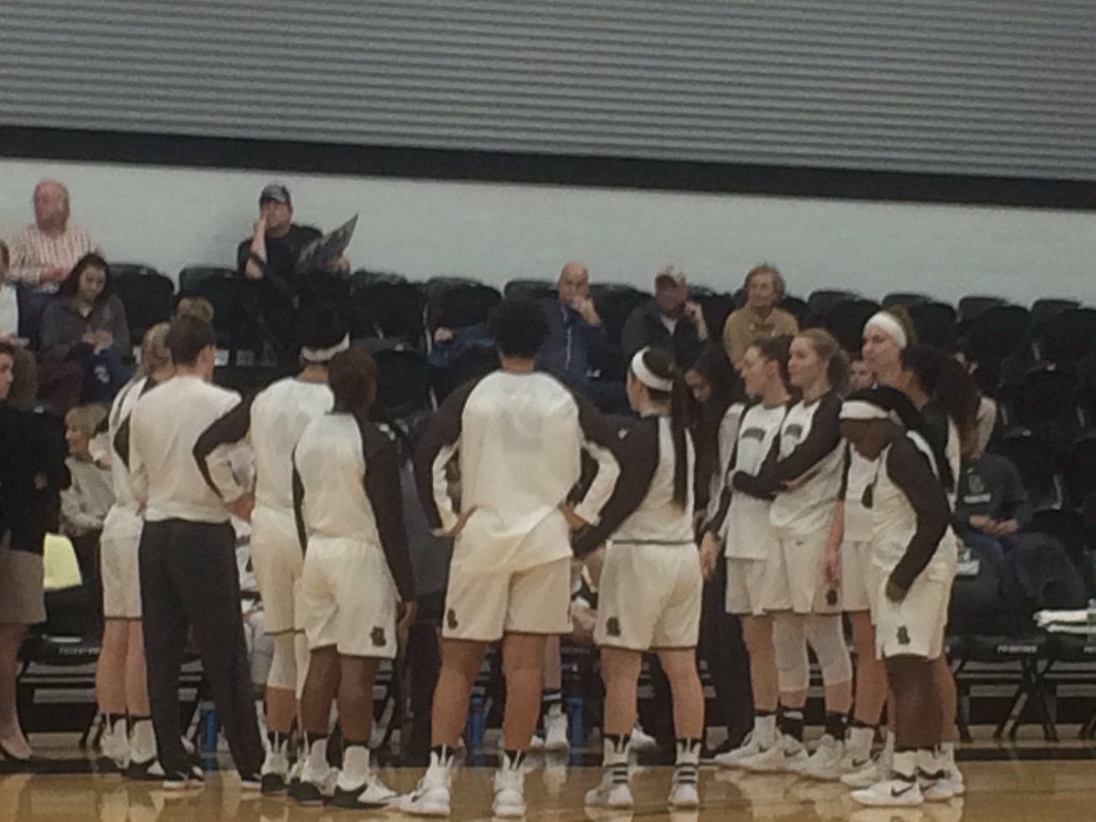 chrisfama1's tweet photo. It's the Championship game of the #OceanStateTipOff. Coming up next @Bryantwbball   vs defending champ @BrownHoops. On #YurviewNE https://t.co/0VUqMclul3