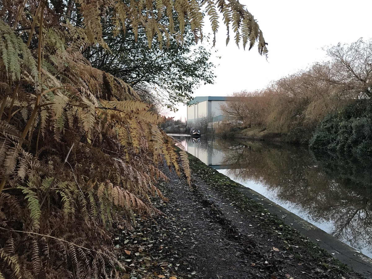 hiurbanwanderer's tweet photo. What else to do on a sunny Sunday than a good 10+ mile canal walk & checking out the #winteropendays by @CanalRiverTrust at #lock91 then lunch in #Castlefield then on to the @intuTrafford before bus home to jump off & walk with the @ManCity fans after the match! #citymiles https://t.co/kR3s8d8qPG