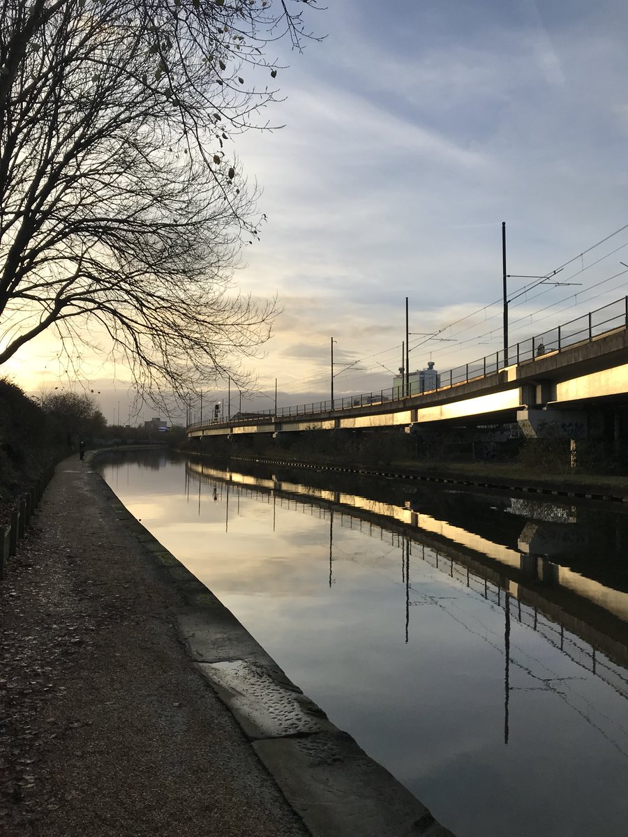 hiurbanwanderer's tweet photo. What else to do on a sunny Sunday than a good 10+ mile canal walk & checking out the #winteropendays by @CanalRiverTrust at #lock91 then lunch in #Castlefield then on to the @intuTrafford before bus home to jump off & walk with the @ManCity fans after the match! #citymiles https://t.co/kR3s8d8qPG
