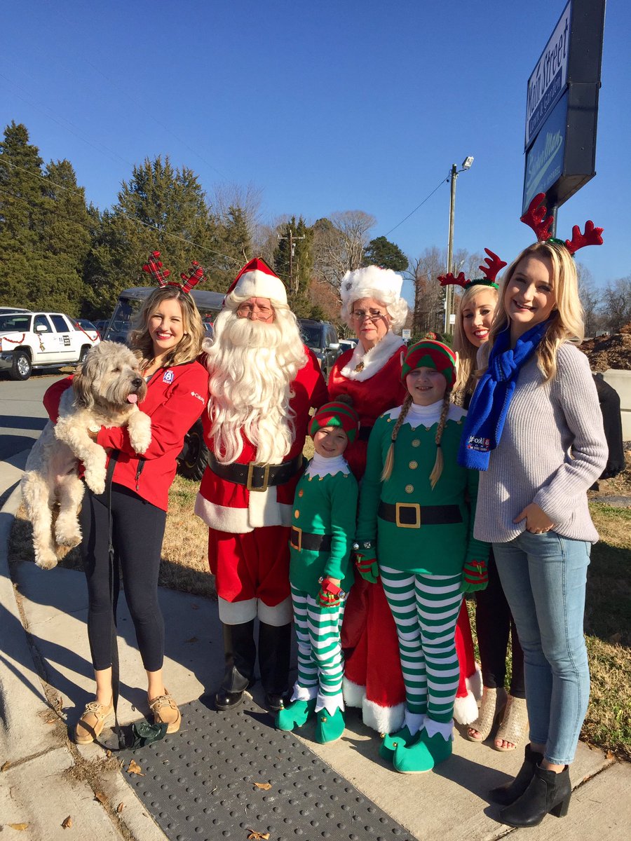 AleksBushNews's tweet photo. Santa is here at the #RuralHall Christmas Parade! Where are you? @myfox8 @CarlyHildyard https://t.co/5MgdT000ul