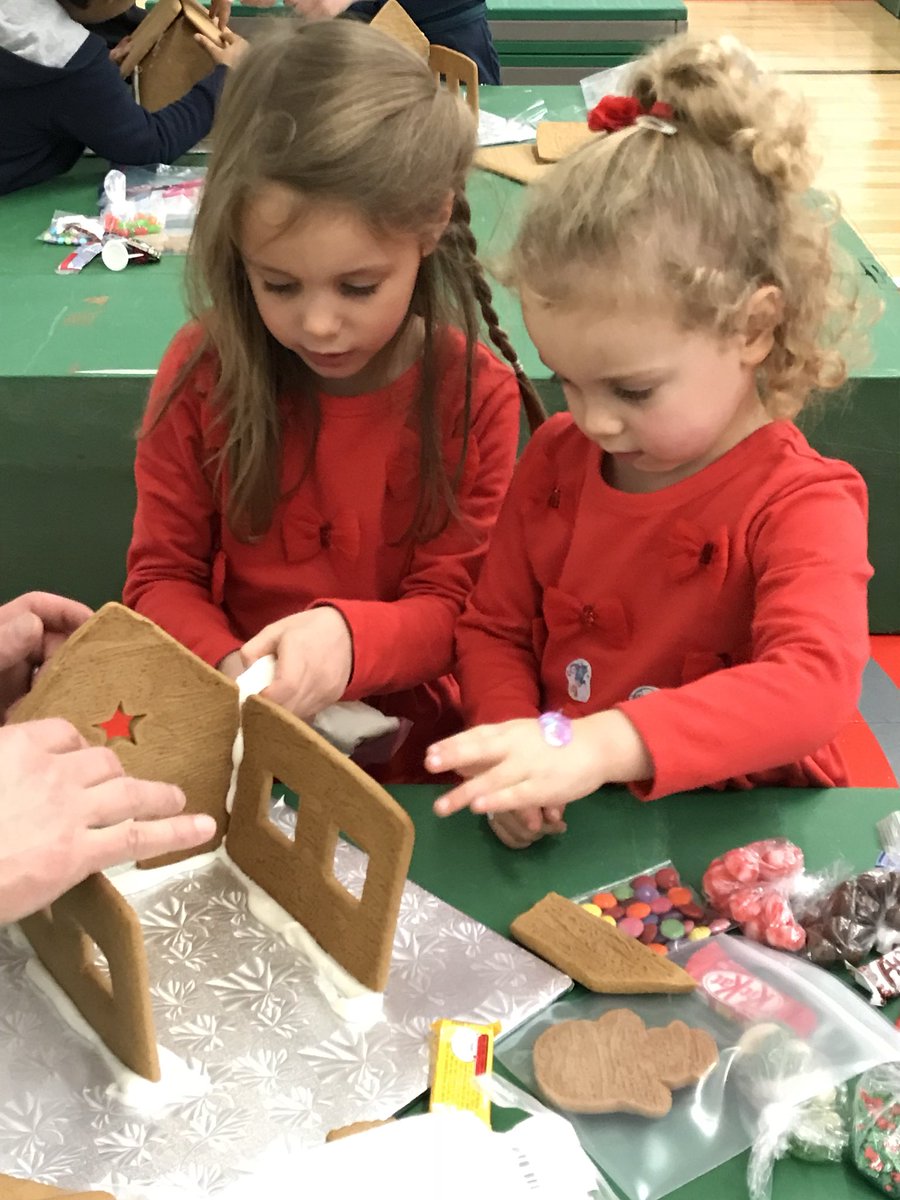 TheMabinSchool's tweet photo. Full house of gingerbread builders! #teamwork @NLSteinhauer https://t.co/z11nxnb3Cz