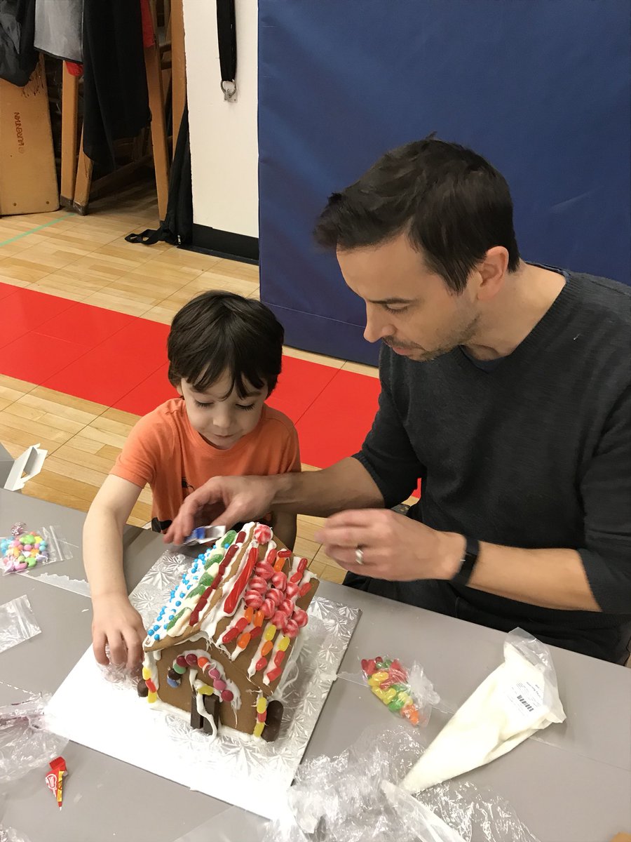TheMabinSchool's tweet photo. Full house of gingerbread builders! #teamwork @NLSteinhauer https://t.co/z11nxnb3Cz