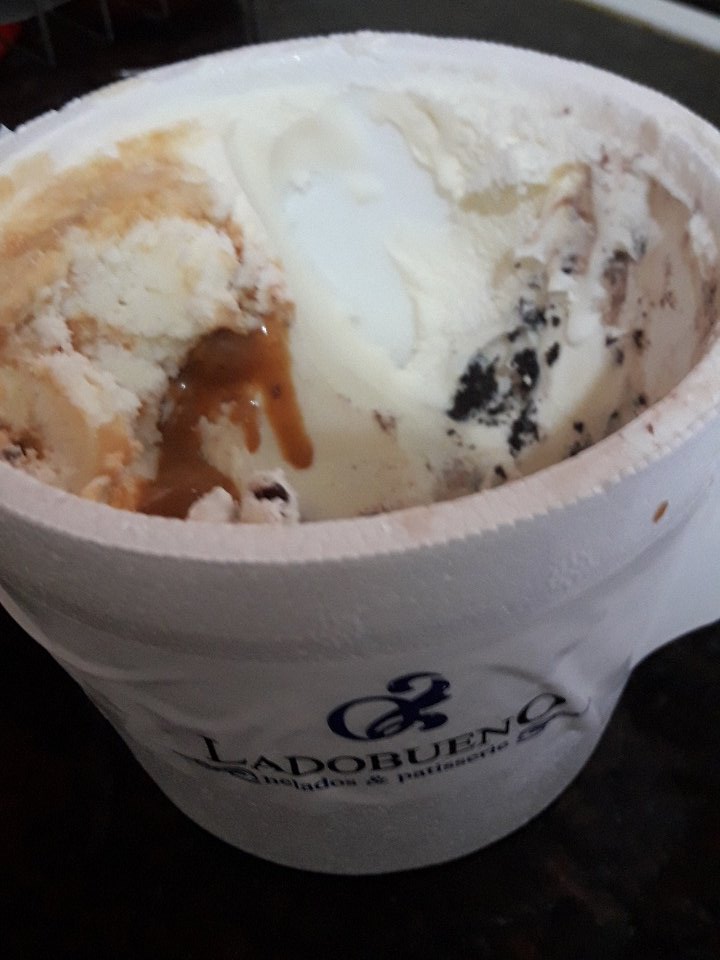 Mchyss's tweet photo. Algo quedó... Ideal para esta hora....😄😄😄
#HeladoTime 😉😉 del verano ni hablemos... https://t.co/2tPnGOMJ9g