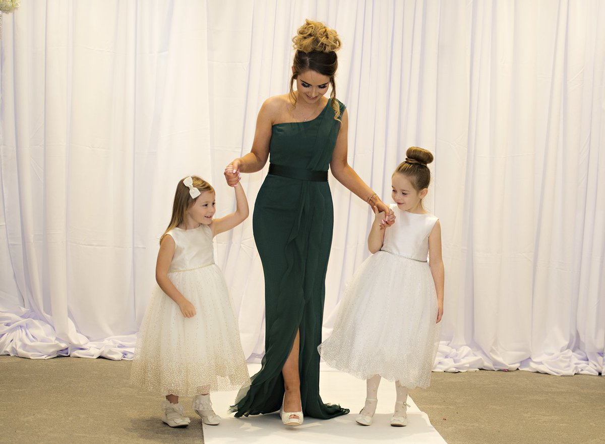 AliceInToyland's tweet photo. 42nd of me the Button, on #catwalk at @davidsbridal in #Glasgow today - I had great fun! #wedding #bridesmaid #DavidsBridal #fashion #model #FashionModel https://t.co/3yGT4Jm36q