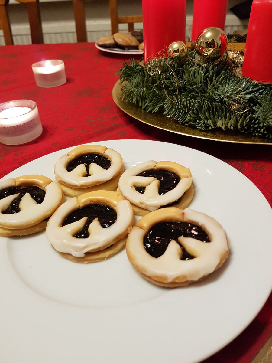 _CouchClan's tweet photo. Merry #Christmas !
We had a lot of fun making these 😊

#overwatch #streaming #twitch #baking #MerryChristmas https://t.co/VAyEokF6ui