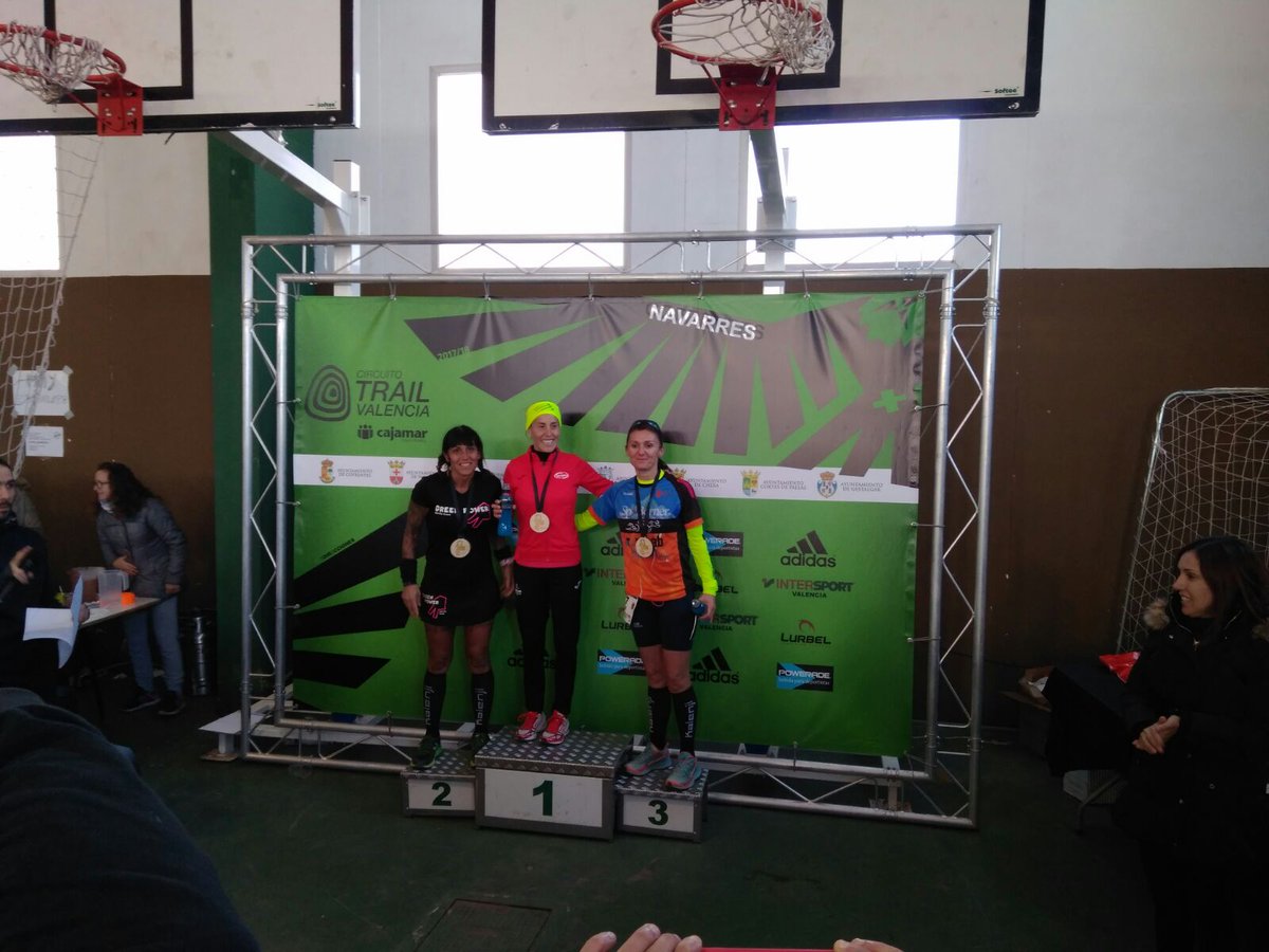 CPTLMillares's tweet photo. Hoy a sido el Trail de Navarrés,y lo han disputado nuestros runners Paolo y Juanvi en Sprintrail con grandes tiempos y mejorando objetivos y Sole en la de Trail,tercera veterana y primera local!!!!ENHORABUENA CHIC@S!!!! Y recuerda, CORRE POR TU LOU!!🏃🏃💪🐐 https://t.co/X7jeRFSAQE