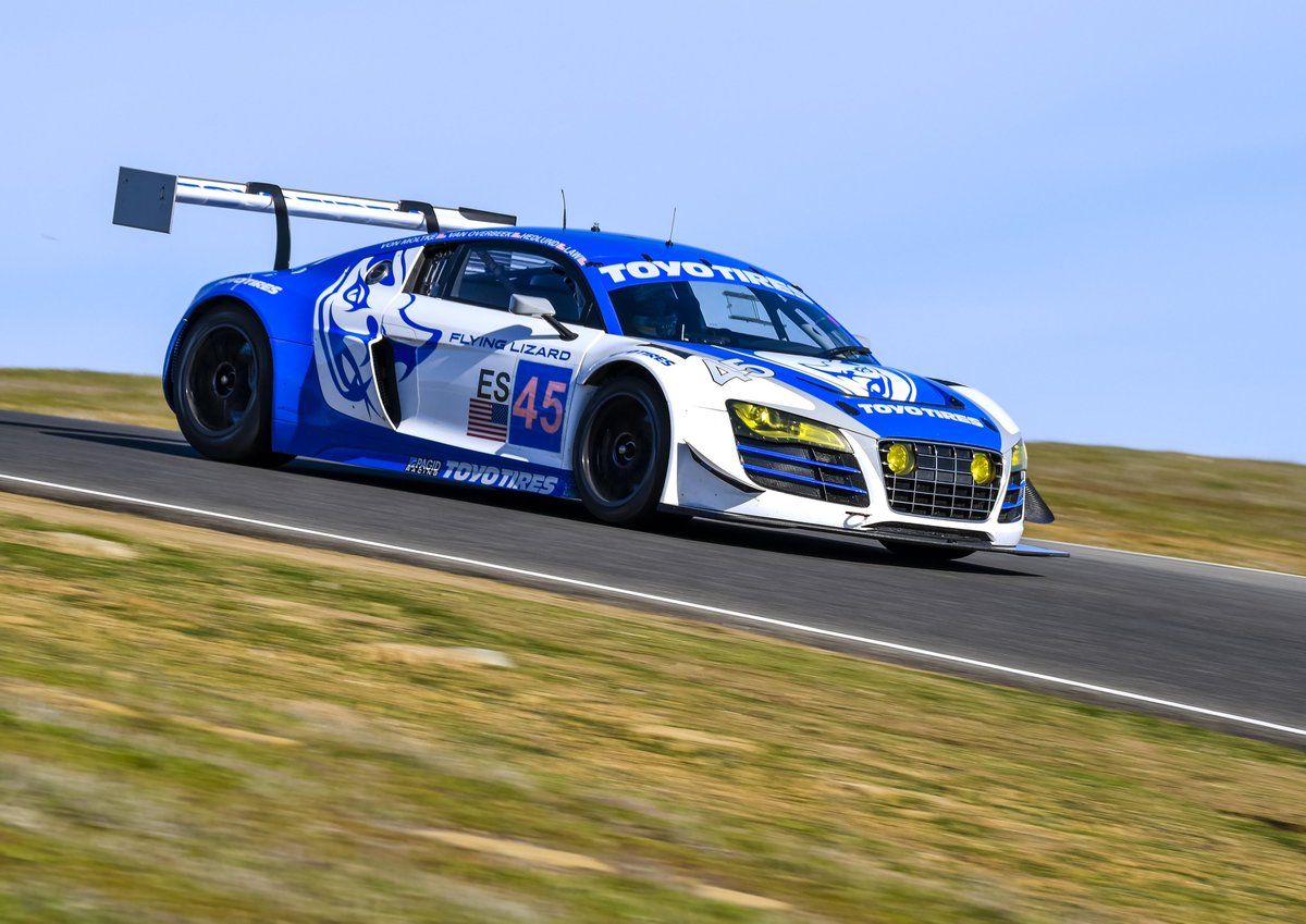 Racingblog's tweet photo. Congratulations @FlyingLizard_MS and @ToyoTires! Der @audisport R8 LMS ultra der Mannschaft aus Sonoma hat nach 2015 und 2016 zum dritten Mal in Folge die #Nasa25Hour gewonnen. @DLaw544, @NateStacyRacing, Tom Haacker und Charlie Hayes lieferten die nötige Konstanz dafür. #TeamGT3 https://t.co/Zh46CitmzU