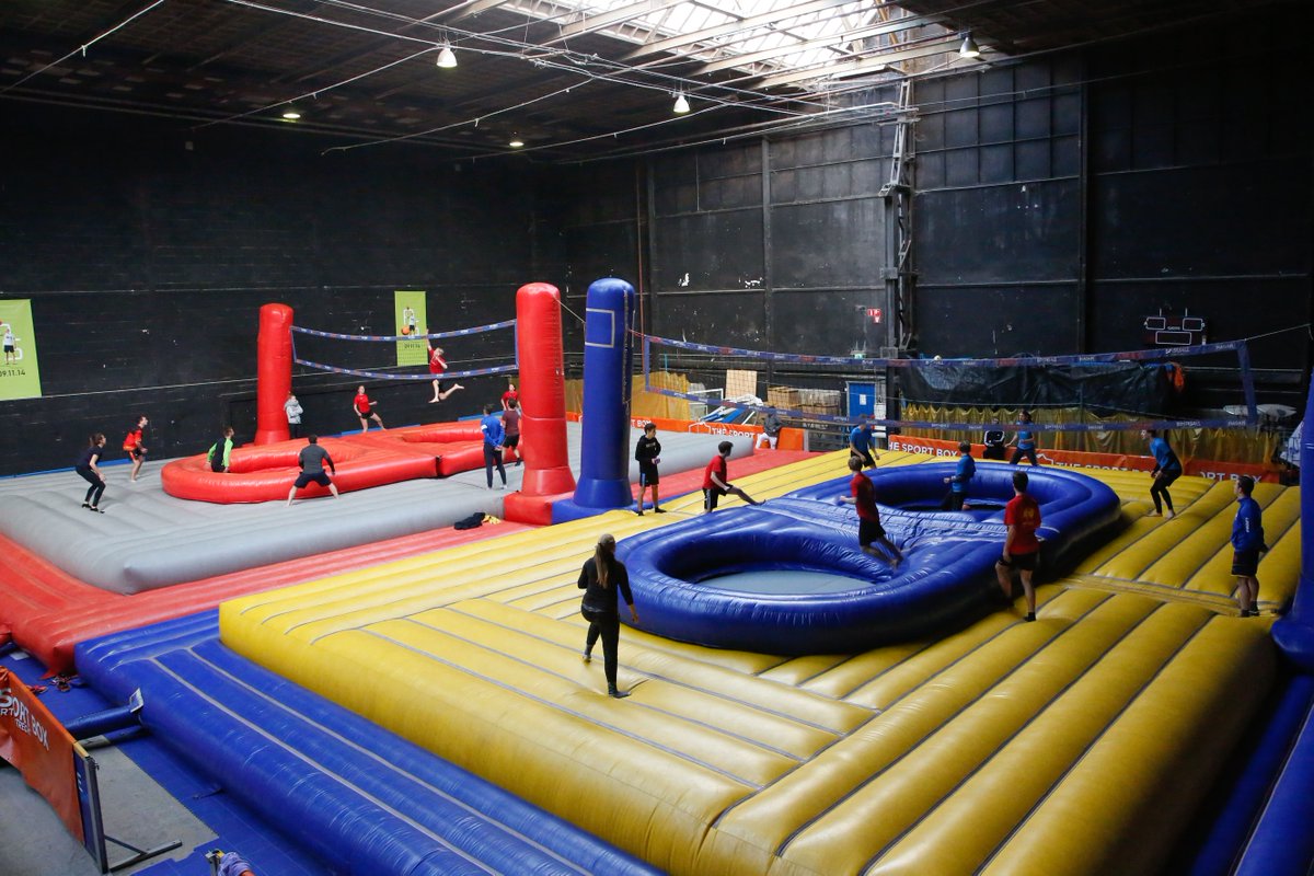 Nick​, de speler van Bossaball Utrecht​, werd geïnterviewd door <a href="/Menzis/">Coöperatie Menzis</a>. Hij vertelt met veel enthousiasme over Bossaball. Lees het leuke verslag: bit.ly/nbimM